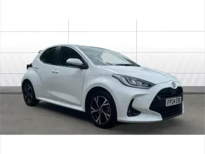 Used Toyota Yaris Design 116 HP (85 kW) 2024 White Hatchback