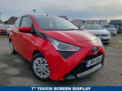 Used Toyota Aygo X-play 69 HP (50 kW) 2019 Red Hatchback
