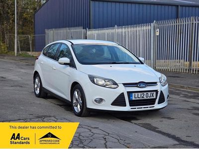 Used Ford Focus Zetec 125 HP (91 kW) 2012 White Hatchback