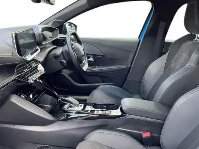 Używany Peugeot e-208 Premium 100 kW (136 KM) 2021 Niebieski Hatchback