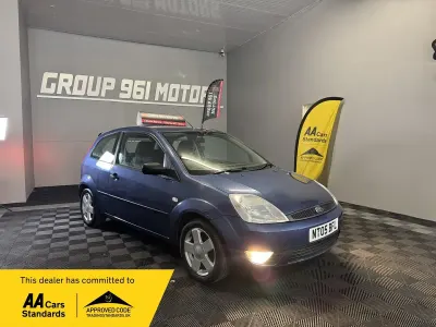 Used Ford Fiesta Zetec 75 HP (55 kW) 2005 Blue Hatchback