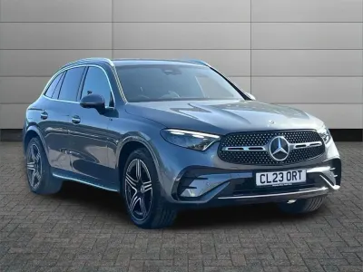 Käytetty Mercedes GLC300 AMG Line Premium 265 HP (194 kW) 2023 Harmaa Katumaasturi