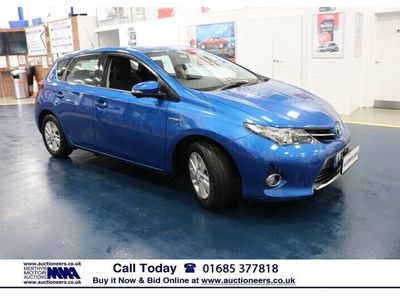 used Toyota Auris Hybrid 