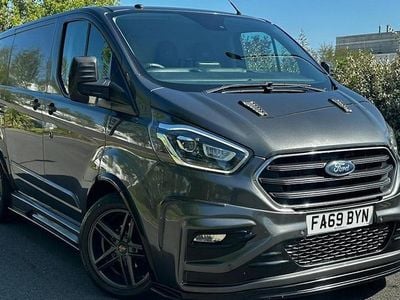 Begagnad Ford Transit Custom Limited 170 HK (125 kW) 2023 Van