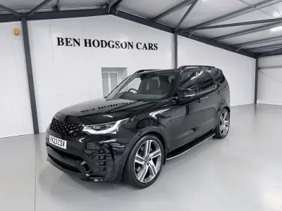 Usado Land Rover Discovery 5 HSE Dynamic 360 CV (264 kW) 2023 Negro SUV
