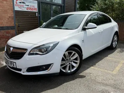 Used Vauxhall Insignia SRi 170 HP (125 kW) 2016 White Hatchback