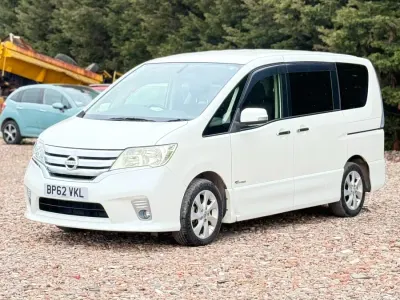 Usado Nissan Serena 2012 Branco Monovolume