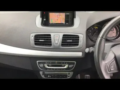 Used Renault Mégane Dynamique 2014 White Hatchback