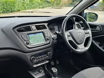 Used Hyundai i20 Premium SE 84 HP (61 kW) 2019 Aqua sparkling Hatchback
