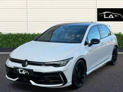 Second-hand VW Golf VIII Black Edition 2025 Alb Hatchback