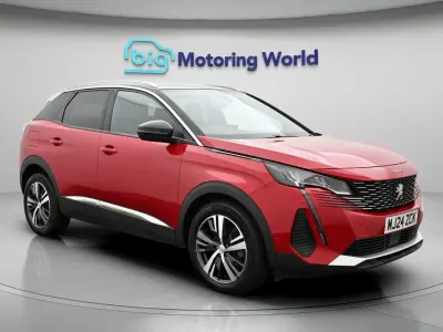 Second-hand Peugeot 3008 Allure+ 136 CP (100 kW) 2023 Roșu SUV