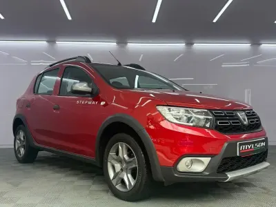 Used Dacia Sandero Lauréate 90 HP (66 kW) 2017 Red Hatchback