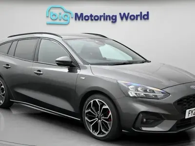 Begagnad Ford Focus ST-Line X 120 HK (88 kW) 2021 Grå Kombi
