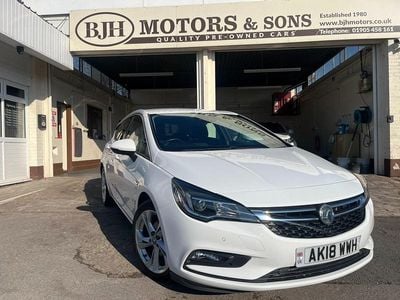 Used Vauxhall Astra SRi 150 HP (110 kW) 2018 White Hatchback