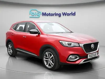 Begagnad MG HS 2023 Röd SUV