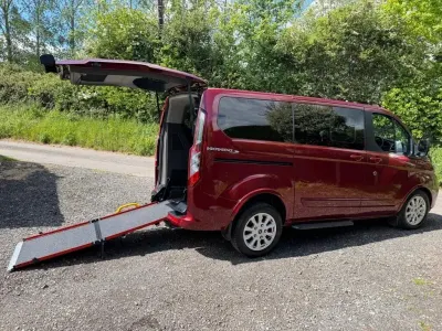 Used Ford Tourneo Custom Titanium 130 HP (95 kW) 2022 Red Van