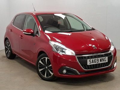 Used Peugeot 208 82 HP (60 kW) 2019 Red Hatchback