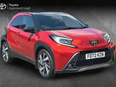 Used Toyota Aygo X 71 HP (52 kW) 2023 Chilli red with black SUV