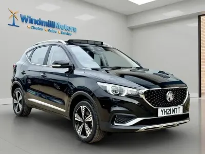 Käytetty MG ZS Exclusive 105 kW (143 HP) 2021 Musta Katumaasturi