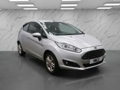 Used Ford Fiesta Zetec 82 HP (60 kW) 2015 Silver Hatchback