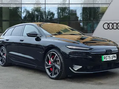 Usado Audi e-tron Black Edition 230 kW (313 HP) 2025 Preto SUV