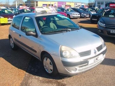 Used Renault Clio II Campus 60 HP (44 kW) 2006 Silver Hatchback