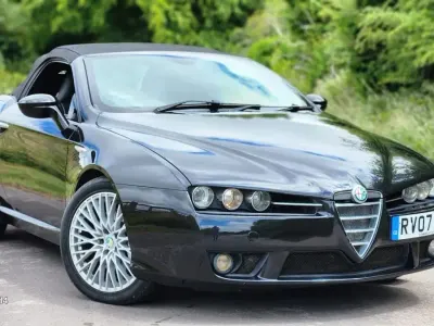 Begagnad Alfa Romeo Spider 260 HK (191 kW) 2007 Svart Cab
