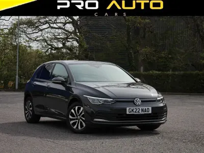 Używany VW Golf VIII Active 2022 Szary Hatchback