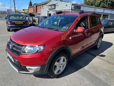 Used Dacia Sandero Lauréate 90 HP (66 kW) 2013 Red Hatchback