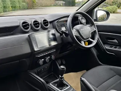 Käytetty Dacia Duster Expression 130 HP (95 kW) 2023 Sininen Katumaasturi