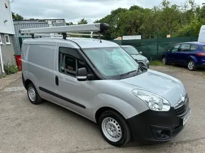 Used Vauxhall Combo 95 HP (69 kW) 2018 Silver MPV