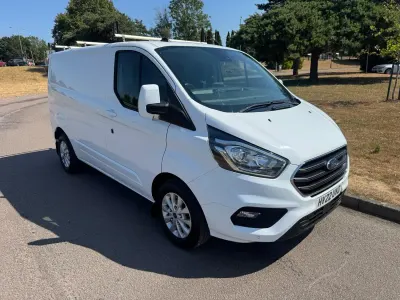 Used Ford Transit Custom Limited 130 HP (95 kW) 2022 White Van