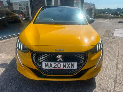 Used Peugeot 208 GT-line 2020 Jaune faro Hatchback