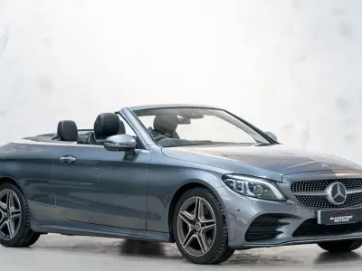 Usado Mercedes C200 AMG Line Premium Plus 198 HP (145 kW) 2020 Cinzento Cabrios
