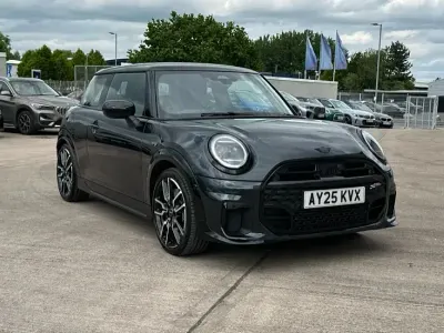 Usado Mini Cooper S Hatch 201 CV (147 kW) 2025 Gris Utilitario