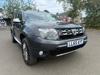 Used Dacia Duster Lauréate 110 HP (80 kW) 2015 Grey SUV