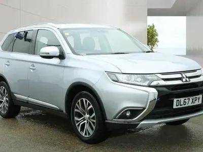 Używany Mitsubishi Outlander 150 KM (110 kW) 2018 Srebrny SUV