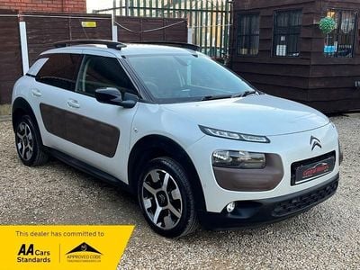 Used Citroën C4 Cactus Flair 82 HP (60 kW) 2014 White Hatchback
