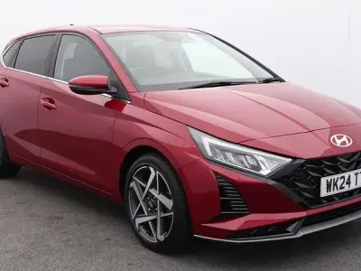 Used Hyundai i20 Premium 100 HP (73 kW) 2024 Red Hatchback