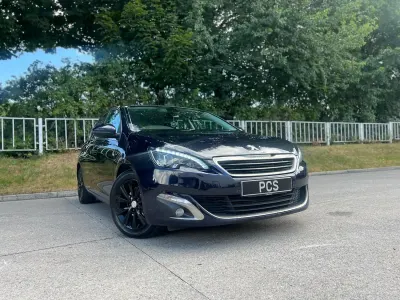 Used Peugeot 308 Allure 120 HP (88 kW) 2016 Blue Hatchback