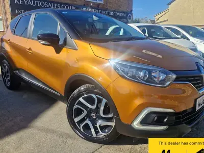 Used Renault Captur Iconic 90 HP (66 kW) 2018 Orange/black SUV