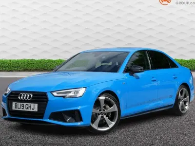 Begagnad Audi A4 Black Edition 190 HK (139 kW) 2019 Blå Sedan