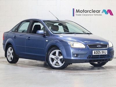 Blue Used 2005 Ford Focus Ghia Sedan | £1,495 (Fair price)