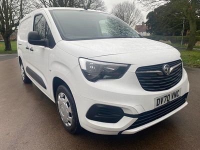 Used Vauxhall Combo Sportive 100 HP (73 kW) 2020 White MPV