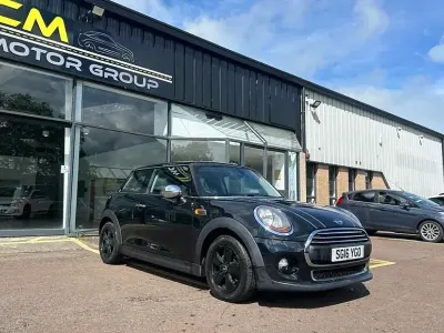 Used Mini ONE Hatch 102 HP (75 kW) 2016 Black Hatchback