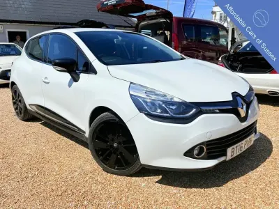 Used Renault Clio IV Dynamique 90 HP (66 kW) 2016 White Hatchback