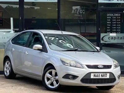 Used Ford Focus Zetec 99 HP (72 kW) 2011 Silver Hatchback