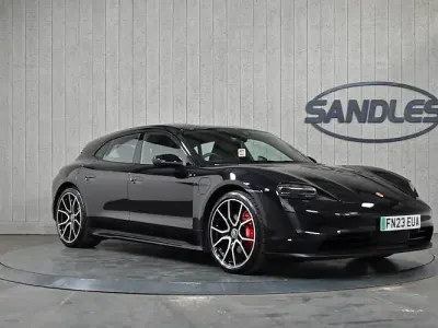 Begagnad Porsche Taycan Sport Turismo 419 kW (571 HK) 2023 Svart Kombi