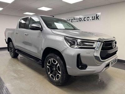 Used Toyota HiLux Luxury 204 HP (150 kW) 2021 Silver Pickup