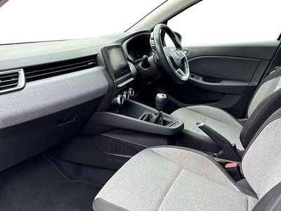 Usado Renault Clio V Evolution 90 HP (66 kW) 2024 Cinzento Citadino